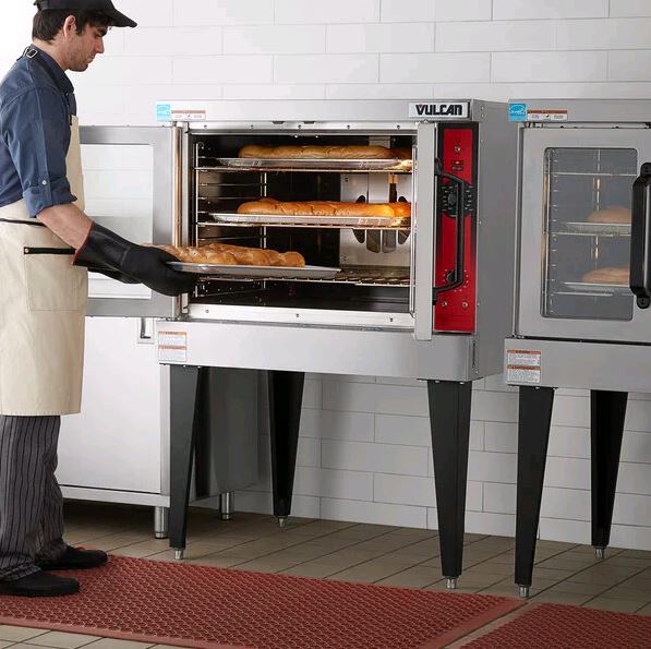 Vulcan Natural Gas Single Deck Full Size Gas Convection Oven with Legs VC4GD-1 1D150K