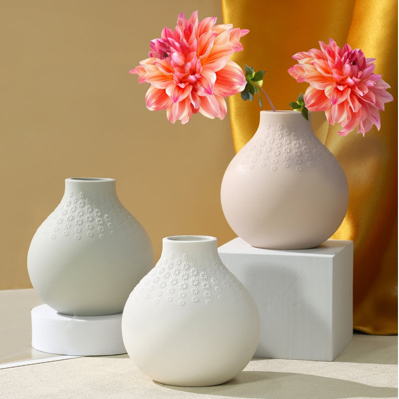 Natural Living Bouquet Bulb 4.33″ Vase White 3480619WH - 1/1EA