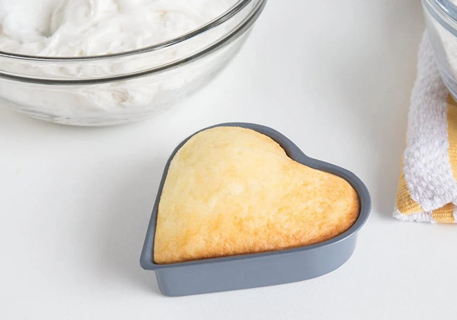 Fox Run - Mini Heart Pan, 4 × 3.75 × 1 inches, 44494