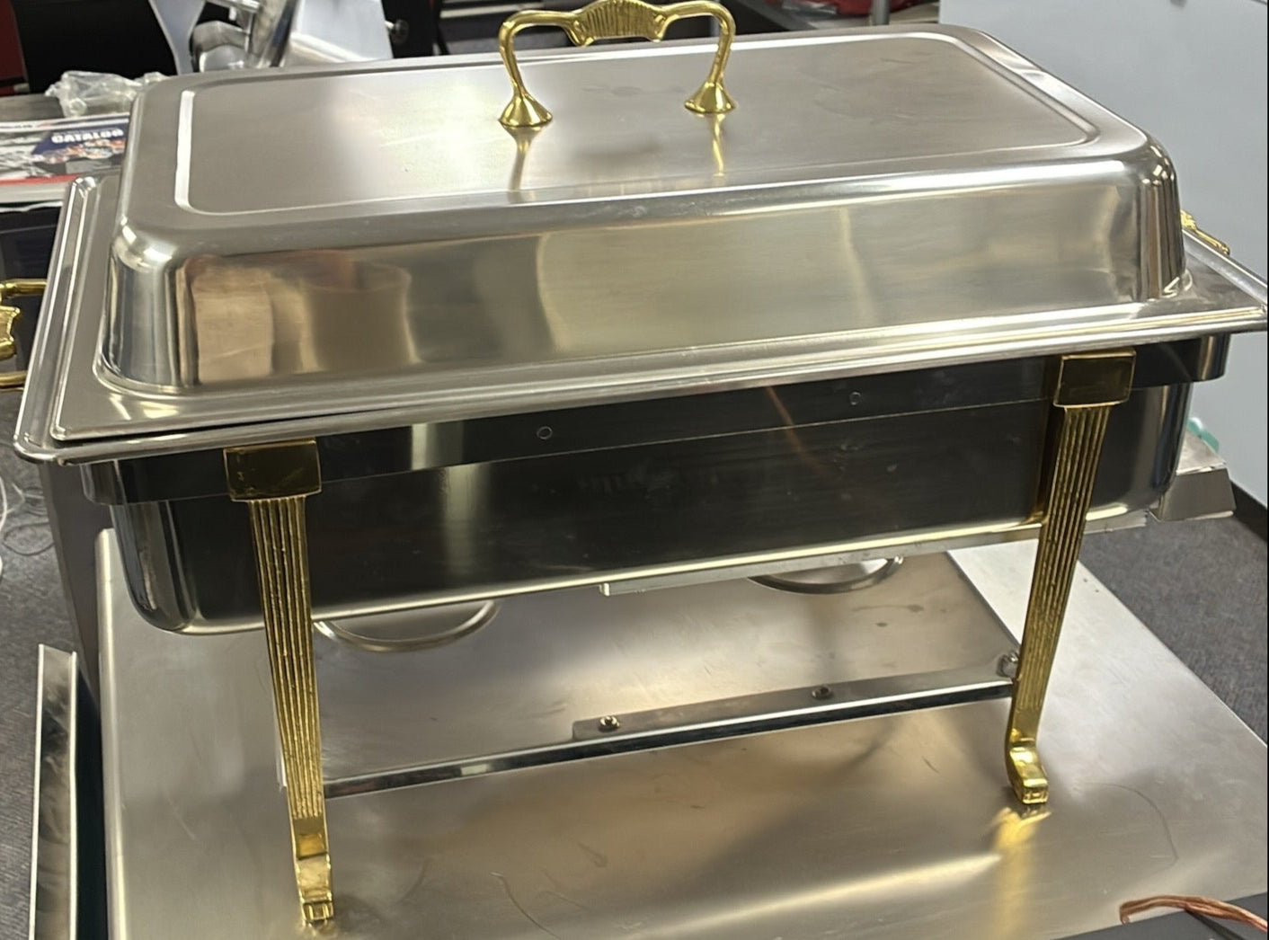 Vollrath - Electric Chafer, 9 QT, 120V, w/ Classic Brass Trim, 46045 - 1/1EA