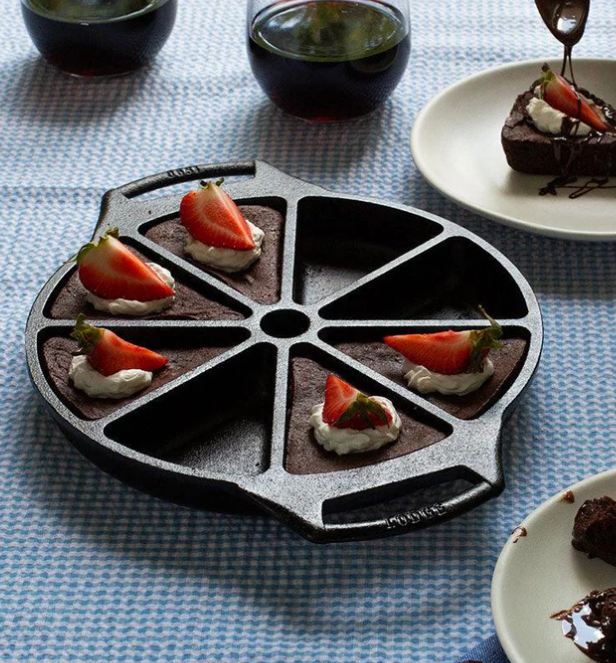 Lodge - Cast Iron Wedge Pan BW8WPINT - 1/1EA