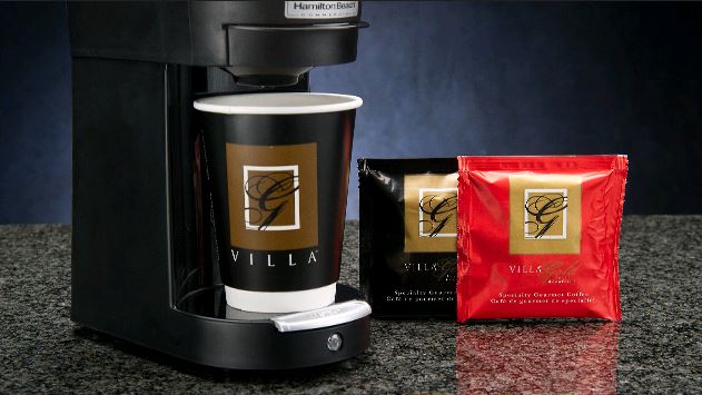 Villa Regular 1-Cup Coffee Pods AMEN33130 on top of decaf on white background