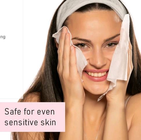 La Fresh Original Makeup Remover Wipes Individually Wrapped Wipes on white background with water in circle design