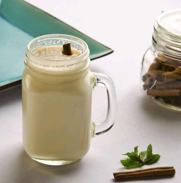 Libbey 16 oz. Drinking Jar / Mason Jar with Handle 97084 on white background