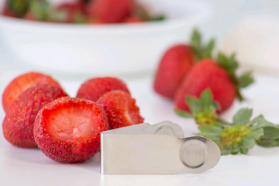 Fox Run S/S Strawberry Huller 5583