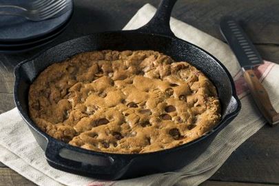 Chocolate Chip Cookie Skillet Refill - GCOOXCH on white background in box